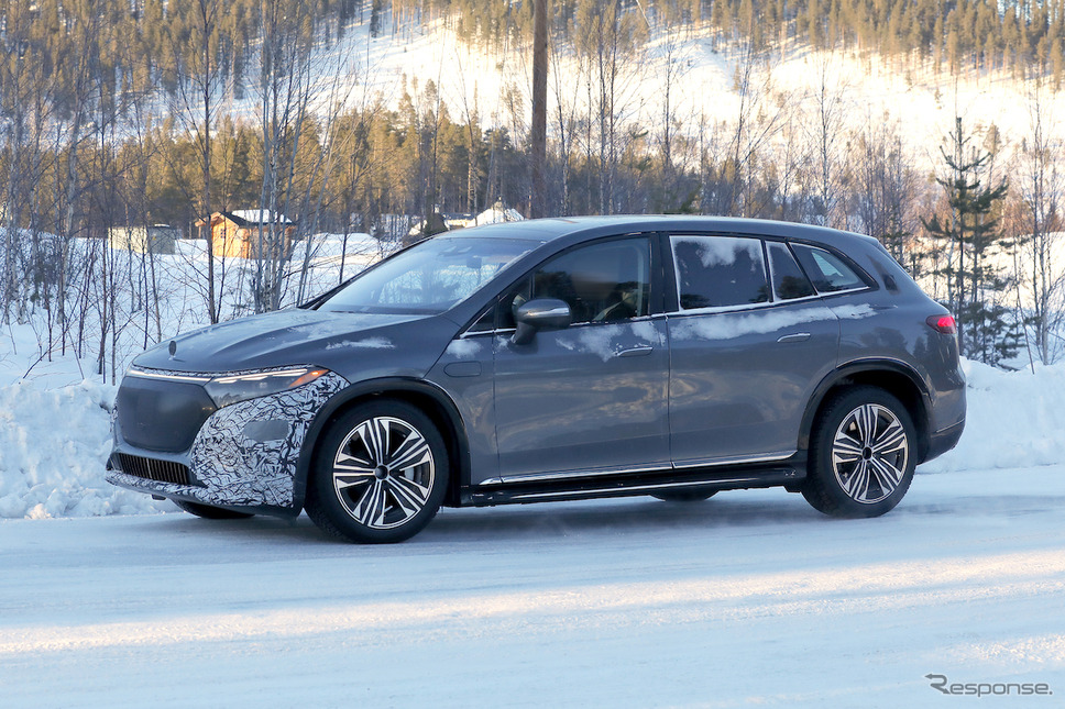 メルセデスマイバッハ EQS SUV プロトタイプ(スクープ写真)《APOLLO NEWS SERVICE》