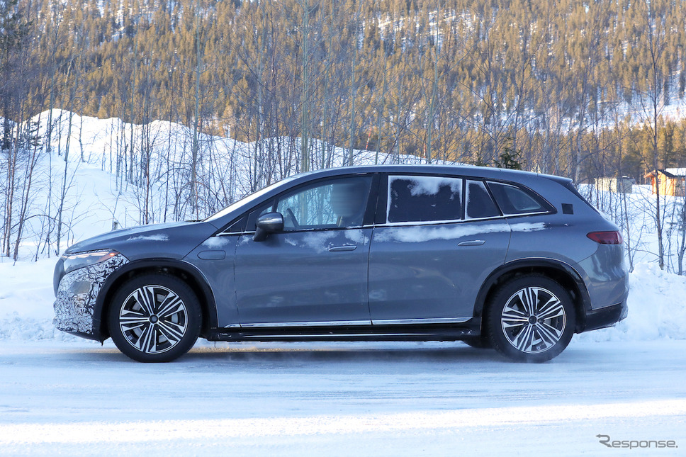 メルセデスマイバッハ EQS SUV プロトタイプ(スクープ写真)《APOLLO NEWS SERVICE》