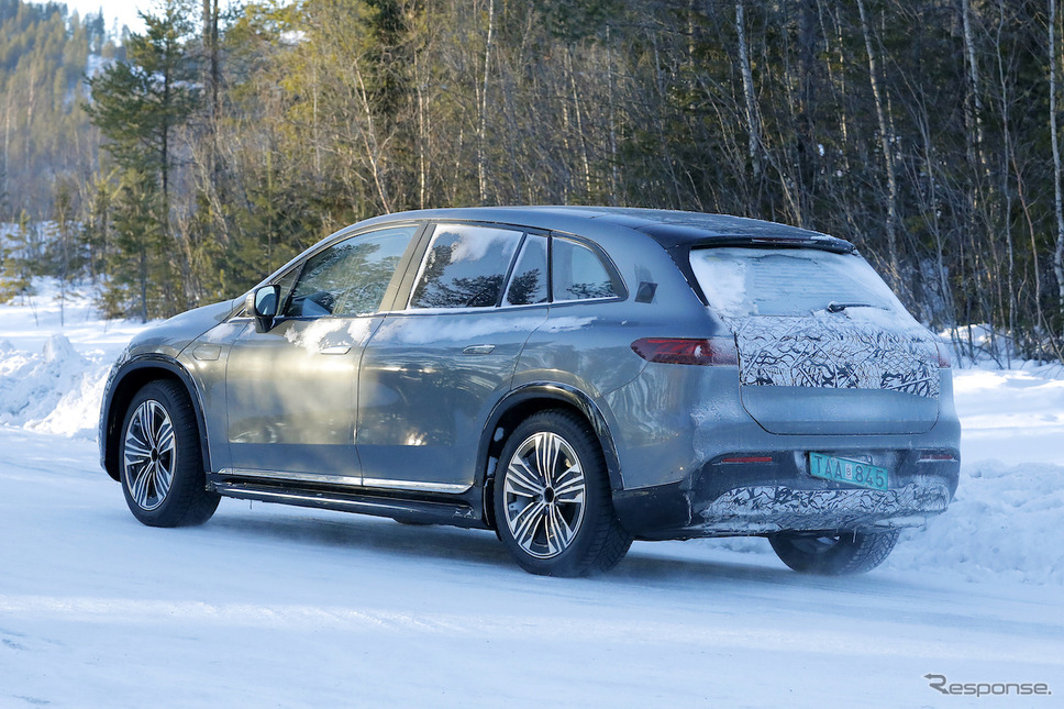 メルセデスマイバッハ EQS SUV プロトタイプ(スクープ写真)《APOLLO NEWS SERVICE》