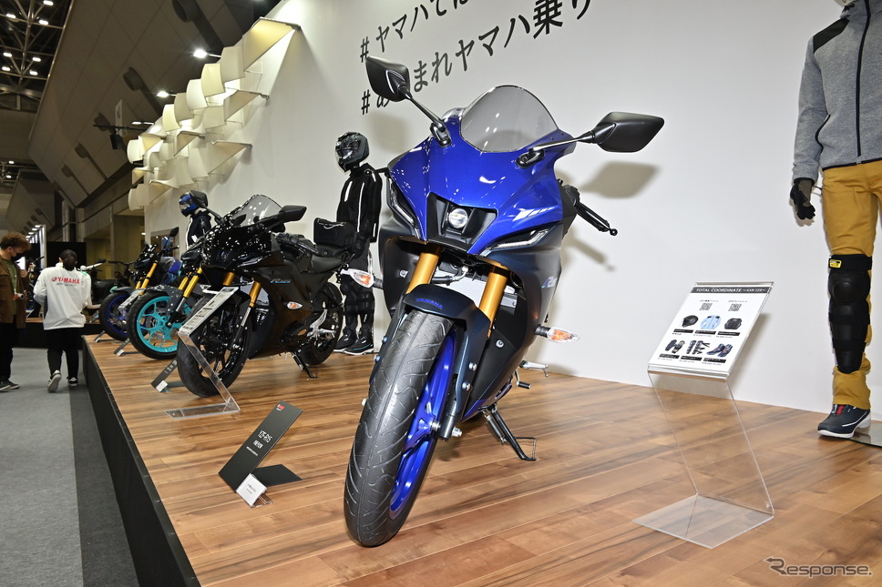 155ccスポーツのヤマハ YZF-R15(東京モーターサイクルショー2023)《写真撮影 雪岡直樹》