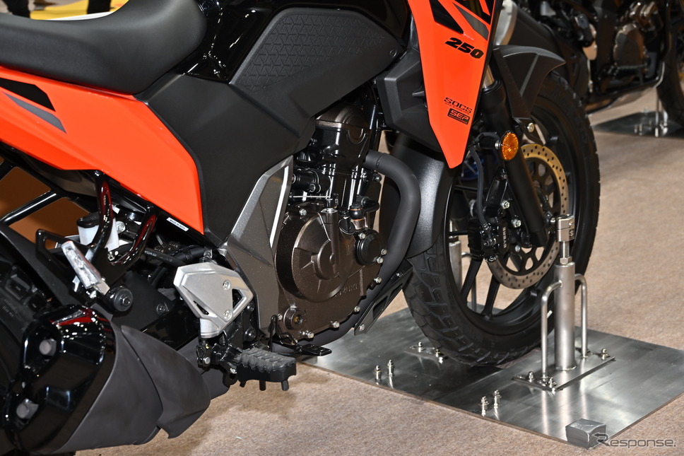 スズキ VストロームSX（東京モーターサイクルショー2023）《写真撮影 雪岡直樹》
