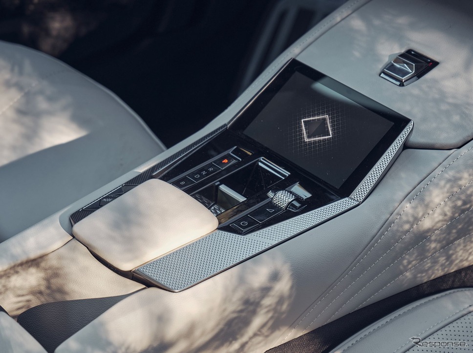 DS 4 の「ESPRIT DE VOYAGE」《photo by DS》