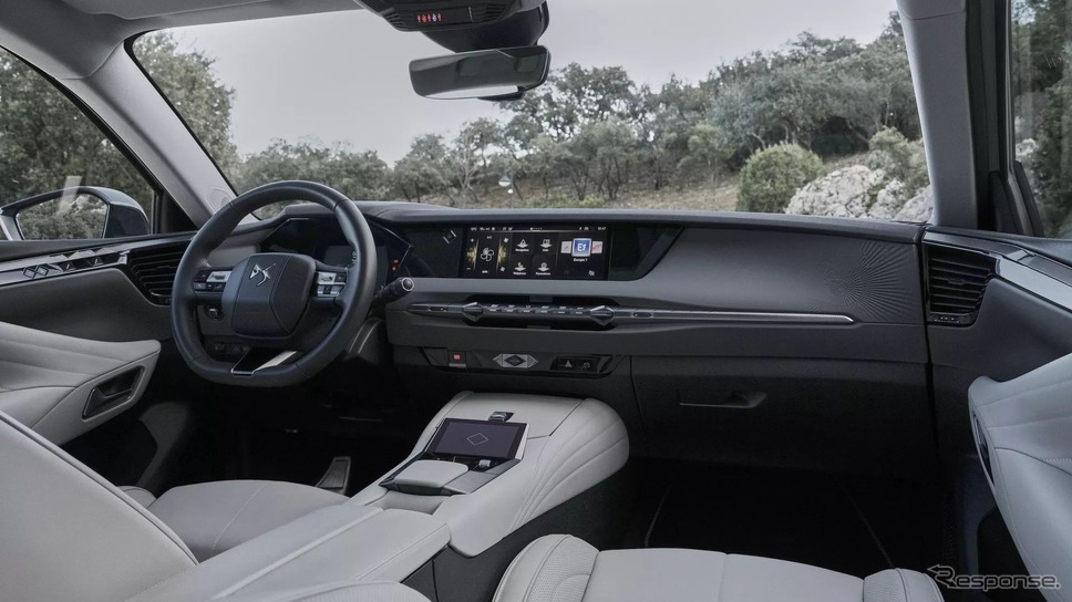 DS 4 の「ESPRIT DE VOYAGE」《photo by DS》