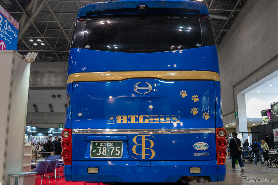 ベース車両は日野の大型バス『セレガ』《写真撮影 石川徹》