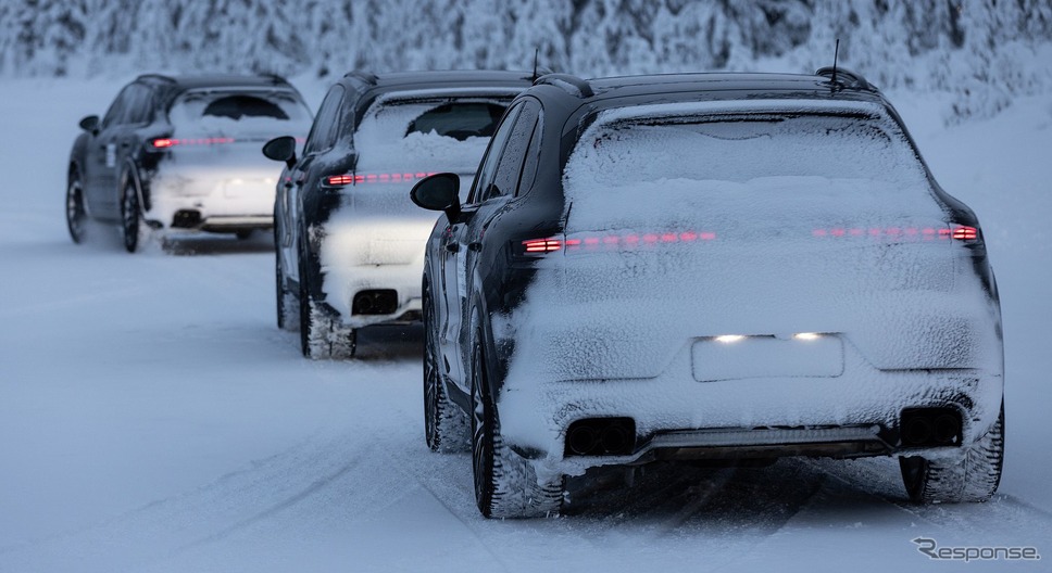 ポルシェ・カイエン 改良新型のプロトタイプ《photo by Porsche》