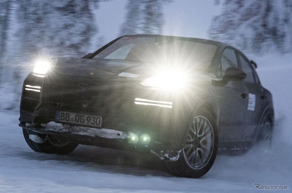 ポルシェ・カイエン 改良新型のプロトタイプ《photo by Porsche》
