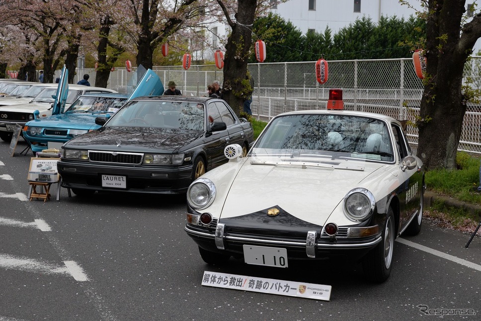 桜吹雪と名車の饗宴…オールドカーミーティングin清久さくらまつり