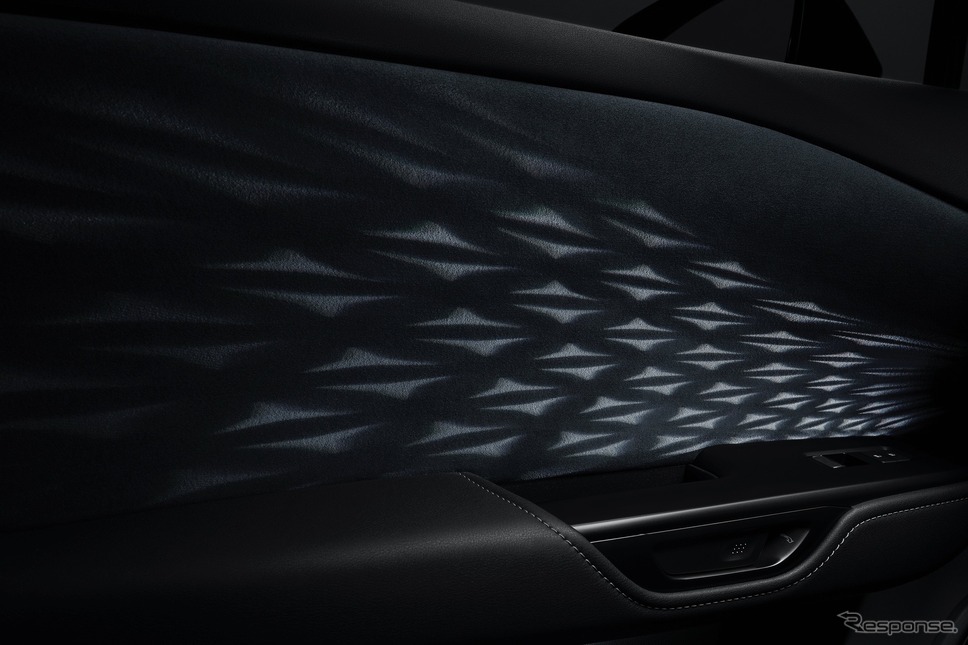 レクサスRZ：LED陰影イルミネーション《写真提供 トヨタ自動車》