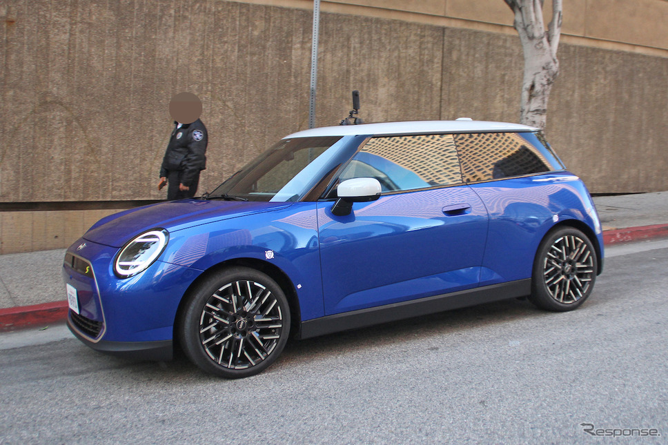 MINI ハッチバックEV(スクープ写真)《APOLLO NEWS SERVICE》