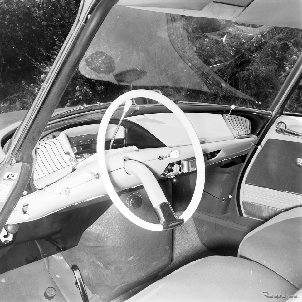 シトロエンDS(1956年撮影)《Photo by Bob D'Olivo/The Enthusiast Network/ゲッティイメージズ》