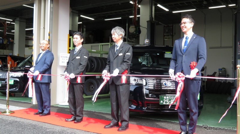 日本交通の社員が独立した個人タクシー2台と業務提携《画像提供 日本交通》