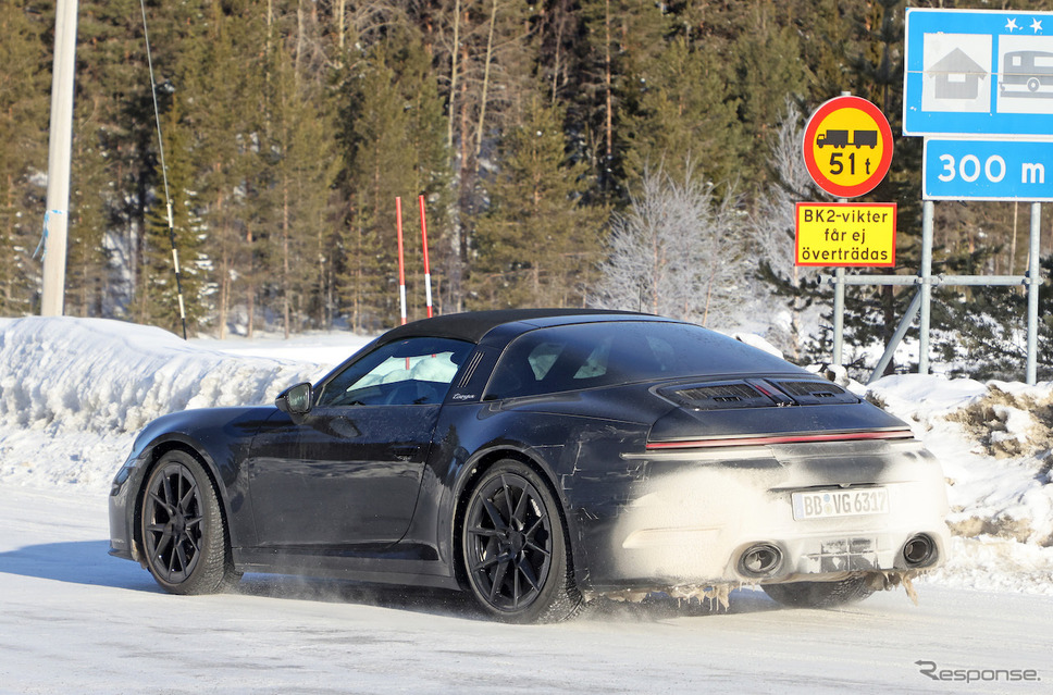 ポルシェ 911タルガ 改良新型プロトタイプ(スクープ写真)《APOLLO NEWS SERVICE》