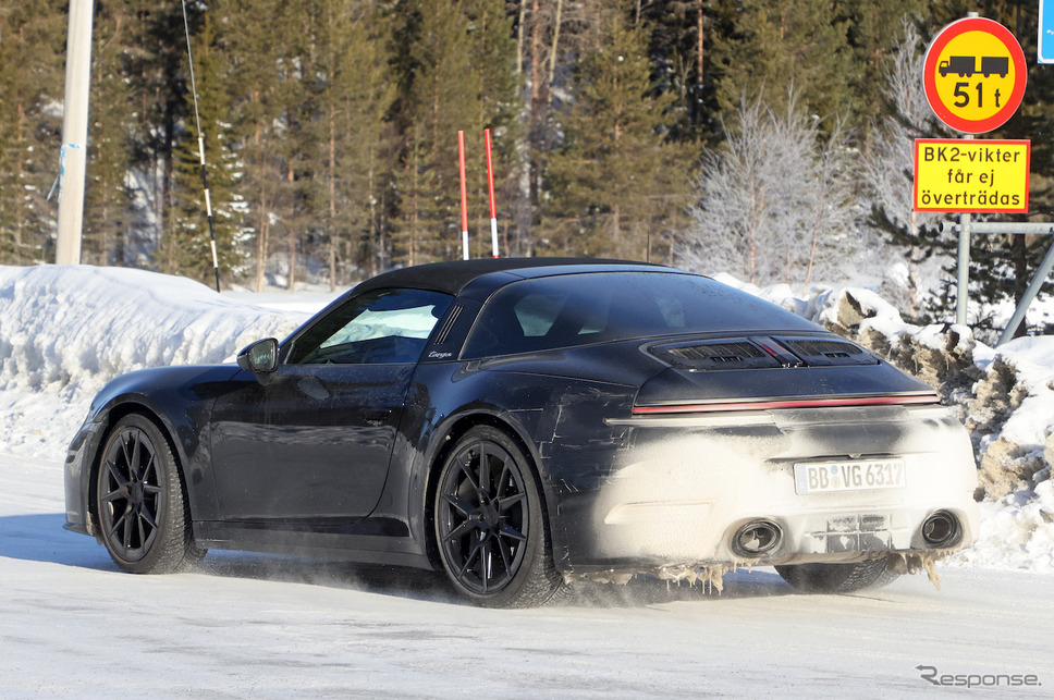 ポルシェ 911タルガ 改良新型プロトタイプ(スクープ写真)《APOLLO NEWS SERVICE》