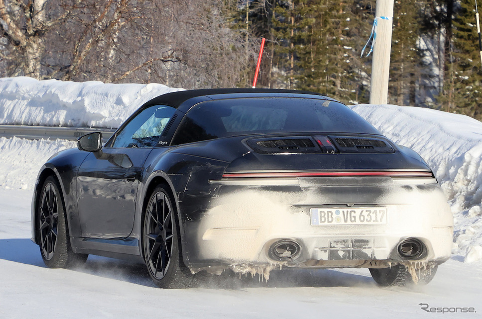 ポルシェ 911タルガ 改良新型プロトタイプ(スクープ写真)《APOLLO NEWS SERVICE》
