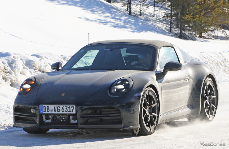 ポルシェ 911タルガ 改良新型プロトタイプ(スクープ写真)《APOLLO NEWS SERVICE》