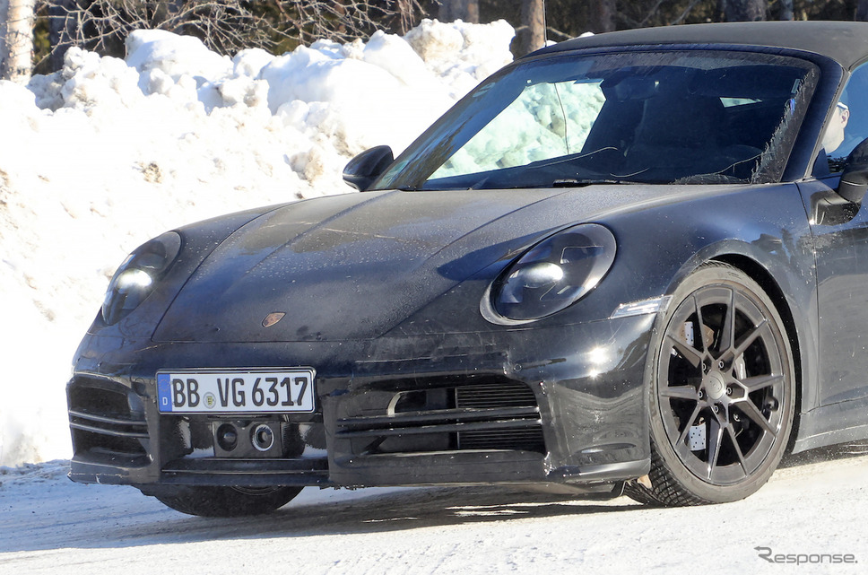 ポルシェ 911タルガ 改良新型プロトタイプ(スクープ写真)《APOLLO NEWS SERVICE》