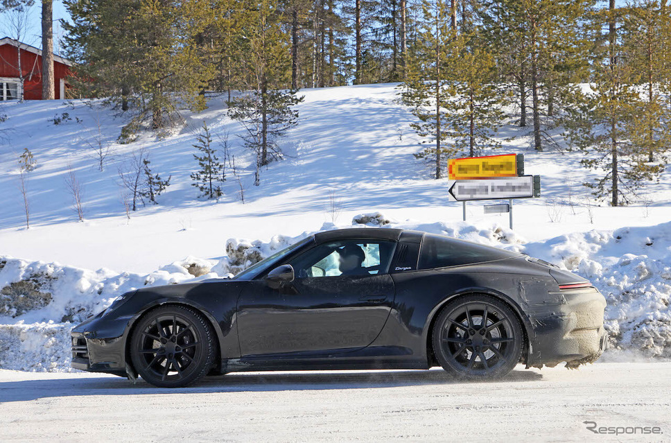 ポルシェ 911タルガ 改良新型プロトタイプ(スクープ写真)《APOLLO NEWS SERVICE》