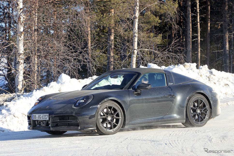 ポルシェ 911タルガ 改良新型プロトタイプ(スクープ写真)《APOLLO NEWS SERVICE》