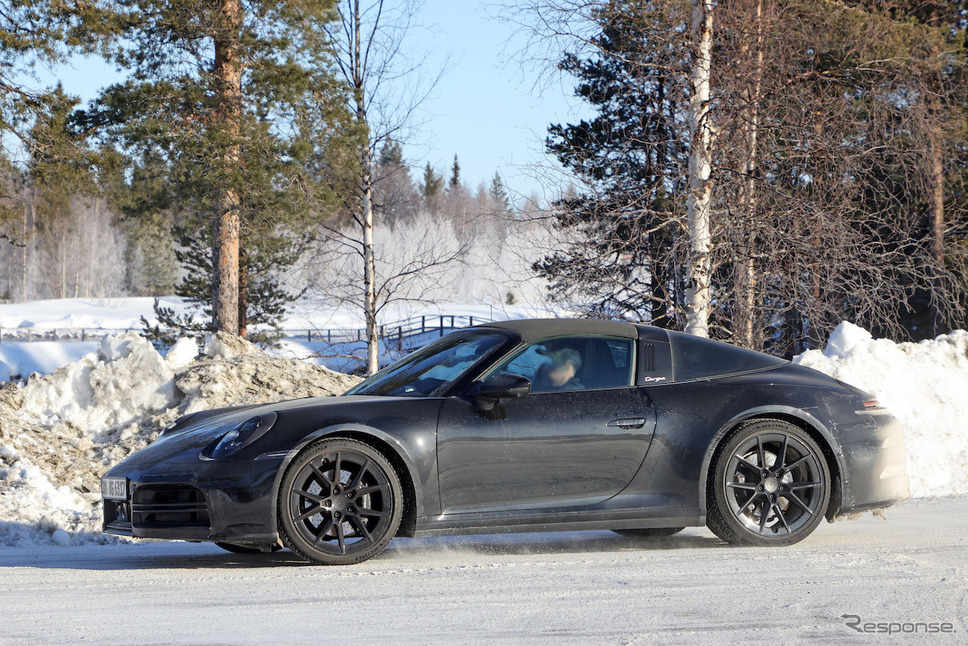 ポルシェ 911タルガ 改良新型プロトタイプ(スクープ写真)《APOLLO NEWS SERVICE》