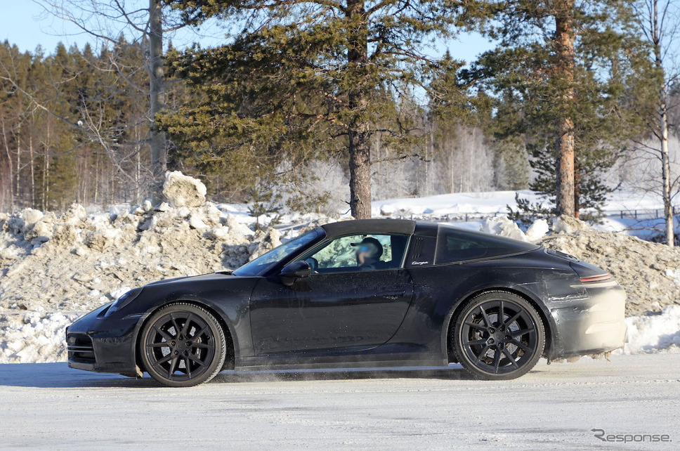 ポルシェ 911タルガ 改良新型プロトタイプ(スクープ写真)《APOLLO NEWS SERVICE》