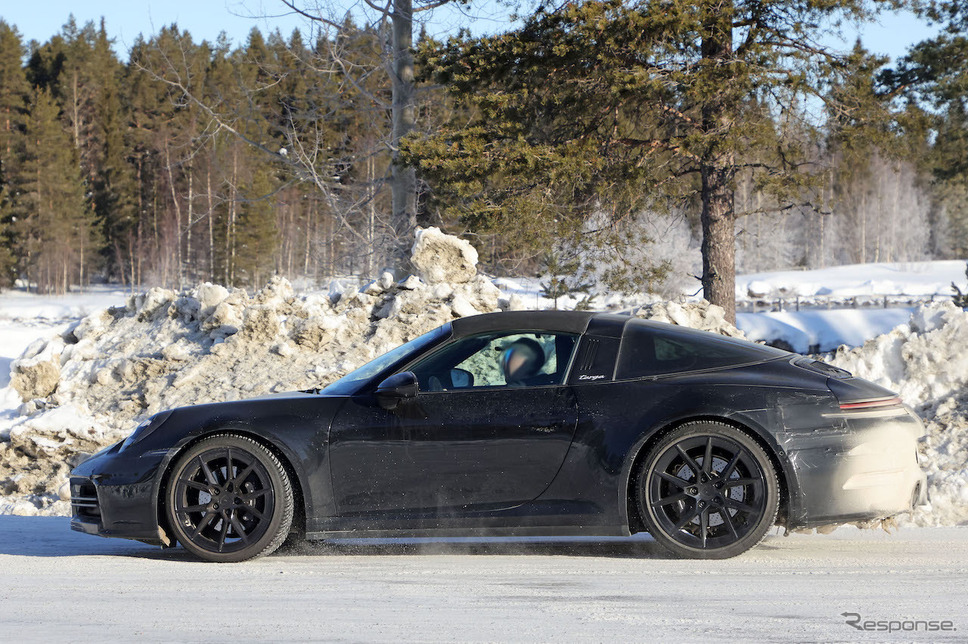 ポルシェ 911タルガ 改良新型プロトタイプ(スクープ写真)《APOLLO NEWS SERVICE》