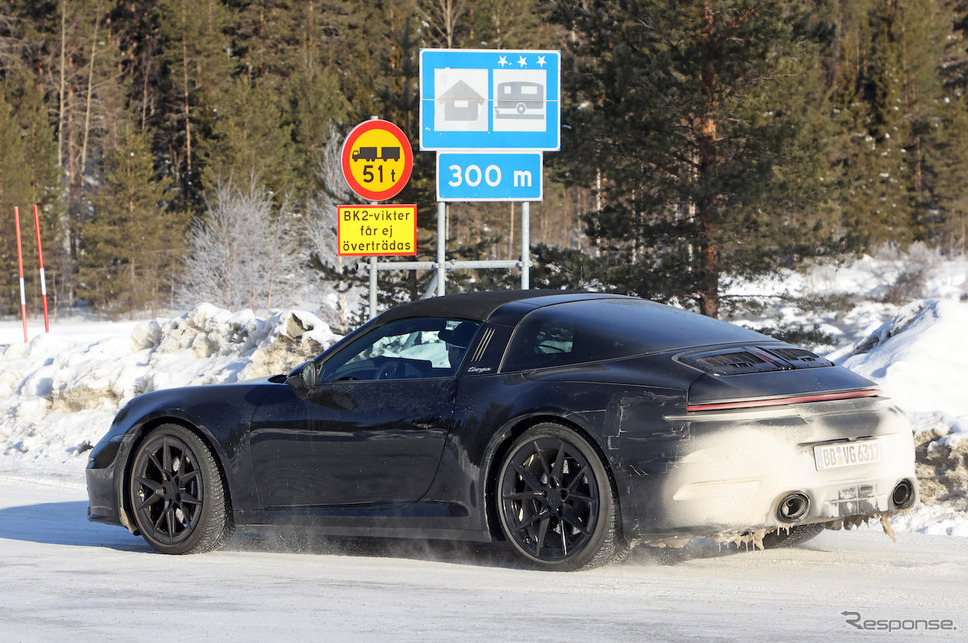ポルシェ 911タルガ 改良新型プロトタイプ(スクープ写真)《APOLLO NEWS SERVICE》