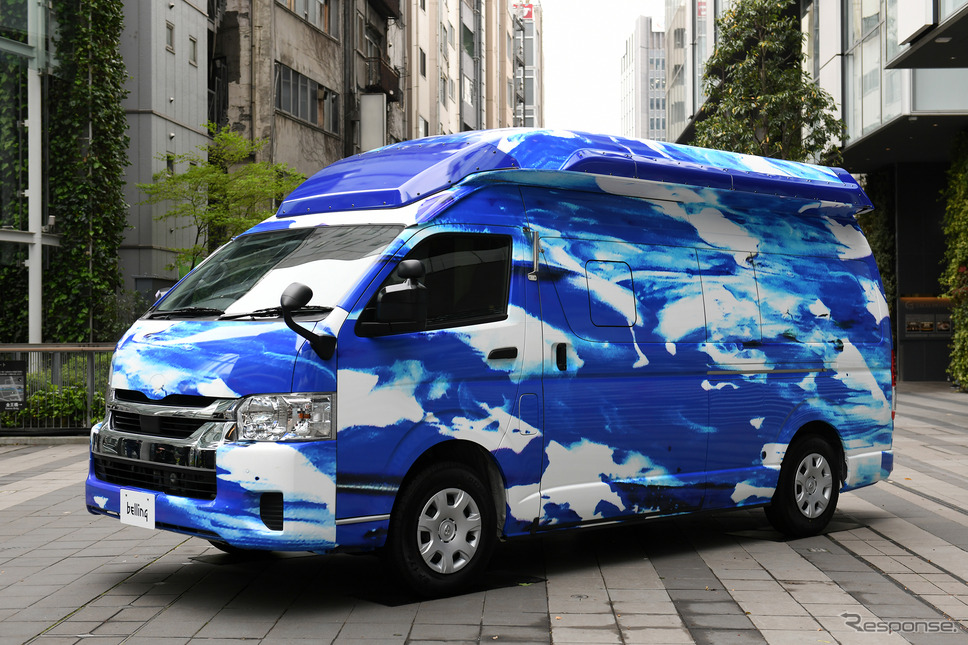 ベルリング「青い救急車」《写真撮影 中野英幸》