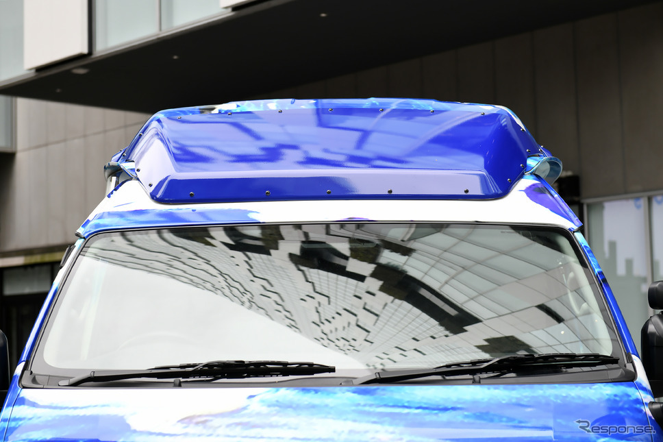 ベルリング「青い救急車」《写真撮影 中野英幸》