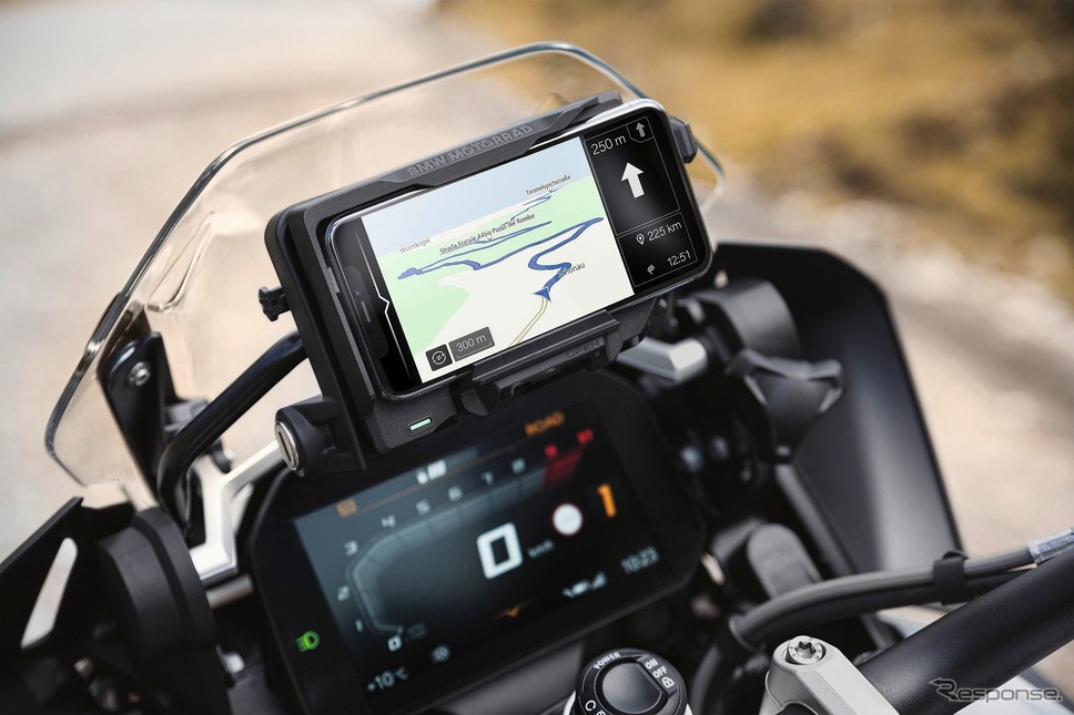 CONNECTEDRIDE クレードル《写真提供：ビー・エム・ダブリュー》