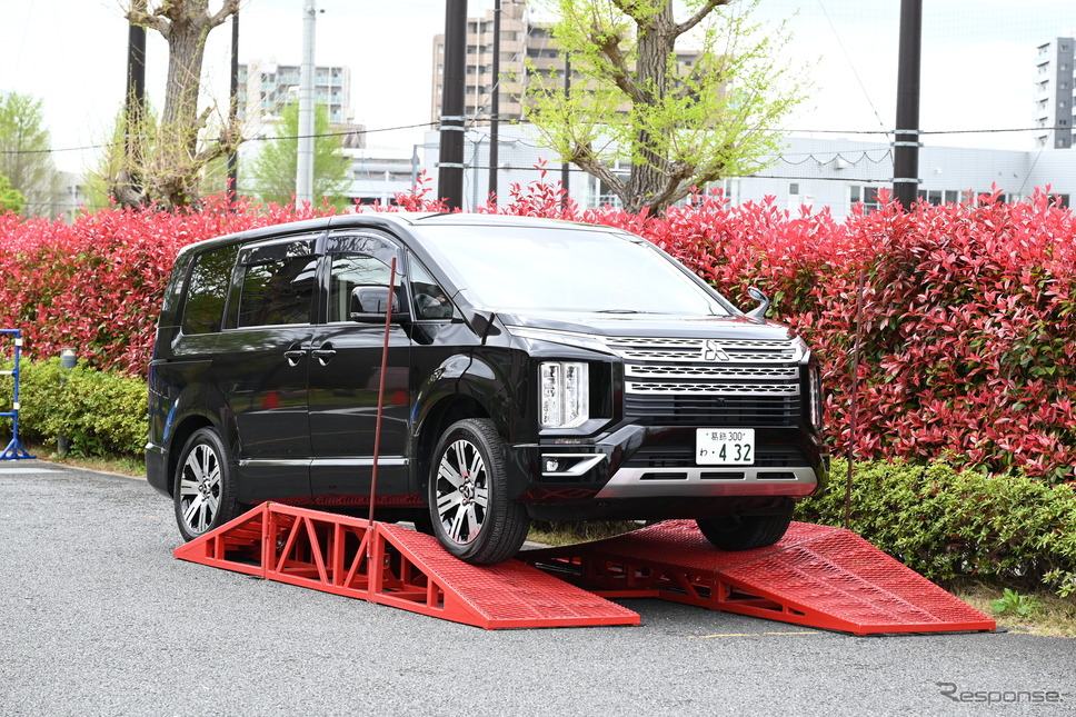 三菱 デリカD:5のデモンストレーション《写真撮影 安藤貴史》