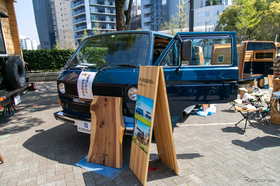 家具・内装のプロが仕立てた木のサロンカーと木のトレーラー…アウトドアデイジャパン東京2023