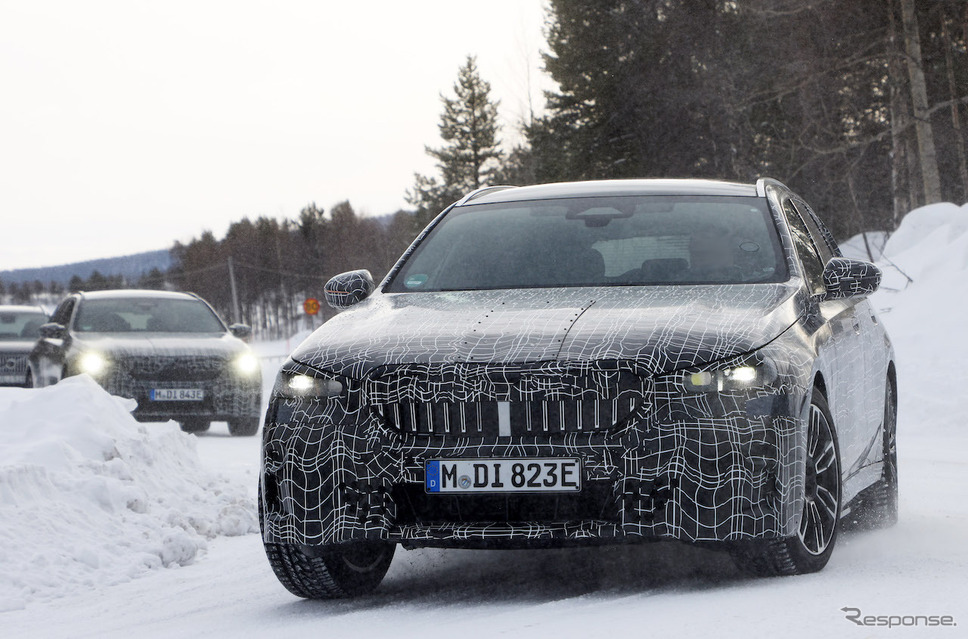 BMW i5ツーリング M60 プロトタイプ(スクープ写真)《APOLLO NEWS SERVICE》