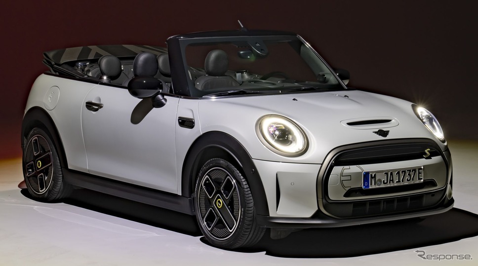 MINI クーパー SE コンバーチブル《photo by MINI》