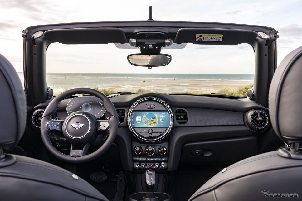 MINI コンバーチブル の「シーサイドエディション」《photo by MINI》