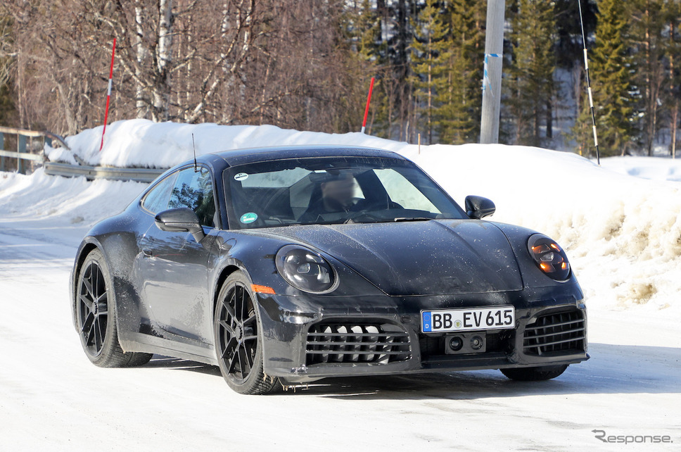 ポルシェ 911 GTS 改良新型プロトタイプ(スクープ写真)《APOLLO NEWS SERVICE》
