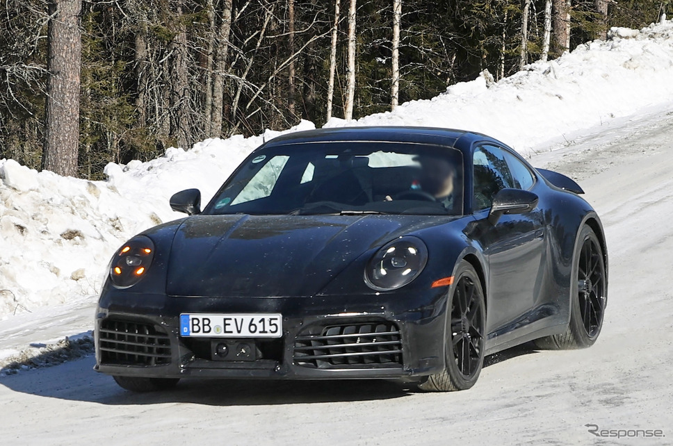ポルシェ 911 GTS 改良新型プロトタイプ(スクープ写真)《APOLLO NEWS SERVICE》