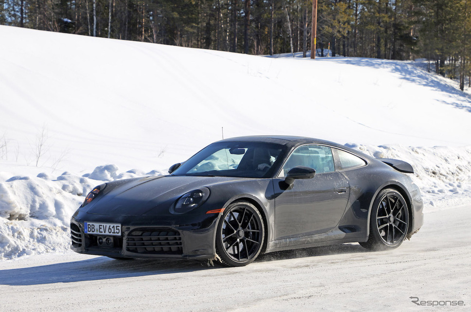 ポルシェ 911 GTS 改良新型プロトタイプ(スクープ写真)《APOLLO NEWS SERVICE》