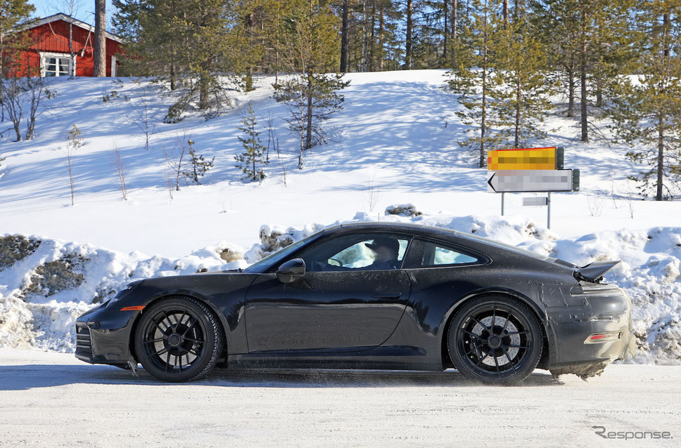 ポルシェ 911 GTS 改良新型プロトタイプ(スクープ写真)《APOLLO NEWS SERVICE》