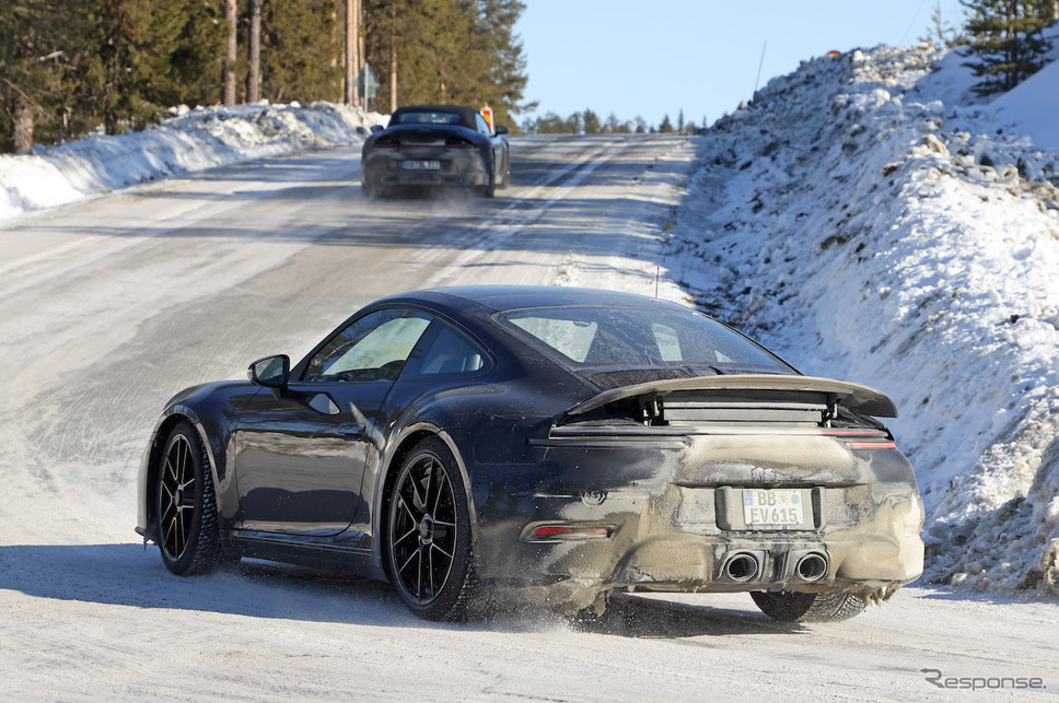 ポルシェ 911 GTS 改良新型プロトタイプ(スクープ写真)《APOLLO NEWS SERVICE》