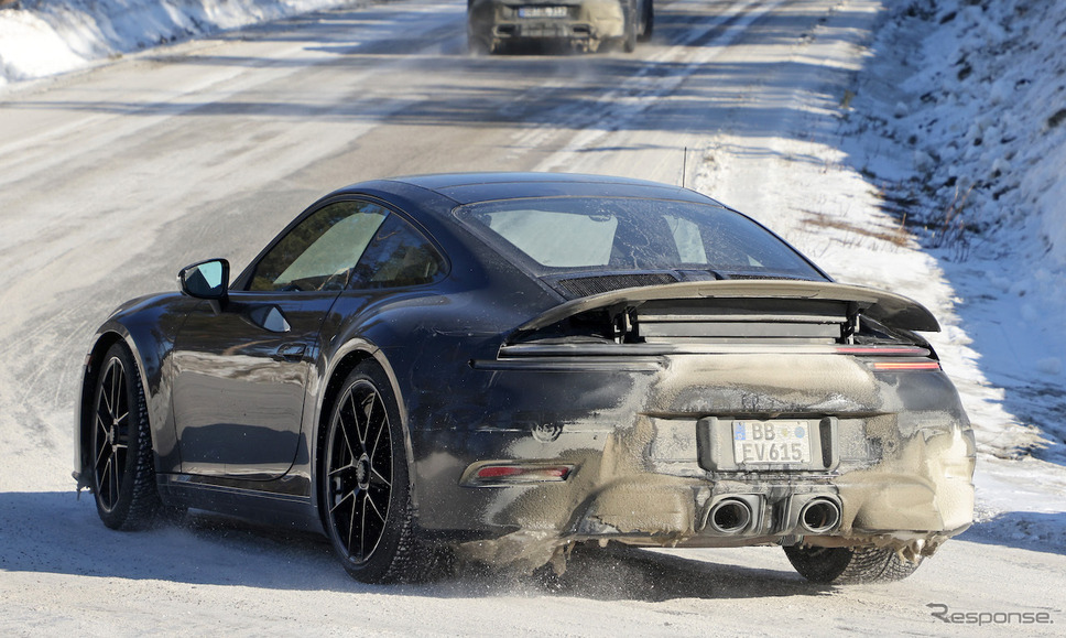 ポルシェ 911 GTS 改良新型プロトタイプ(スクープ写真)《APOLLO NEWS SERVICE》