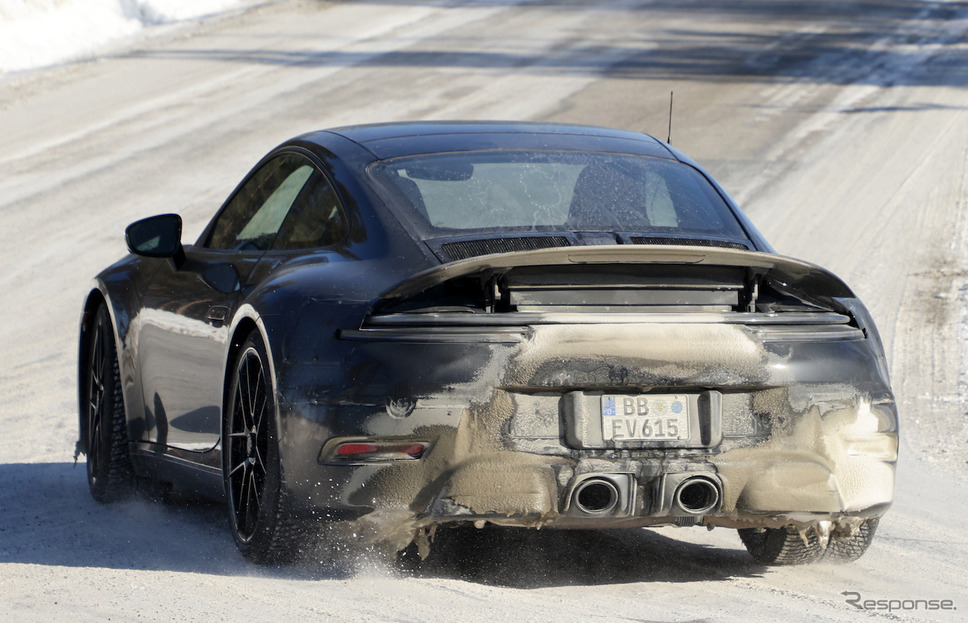 ポルシェ 911 GTS 改良新型プロトタイプ(スクープ写真)《APOLLO NEWS SERVICE》