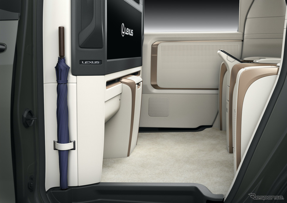 レクサス LM 新型の4人乗り仕様(プロトタイプ)《Photo by LEXUS》