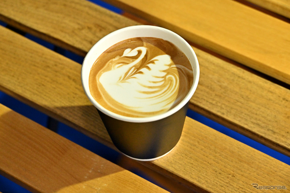 DOBOT CAFE《写真撮影 雪岡直樹》