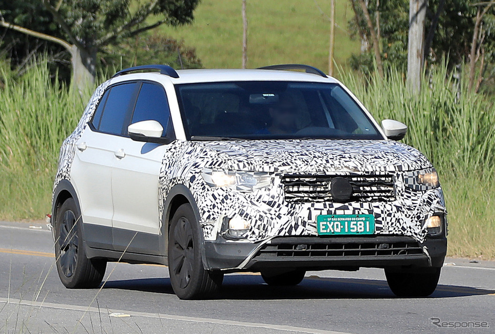VW T-Cross 改良新型プロトタイプ(スクープ写真)《APOLLO NEWS SERVICE》