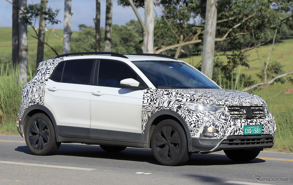 VW T-Cross 改良新型プロトタイプ(スクープ写真)《APOLLO NEWS SERVICE》