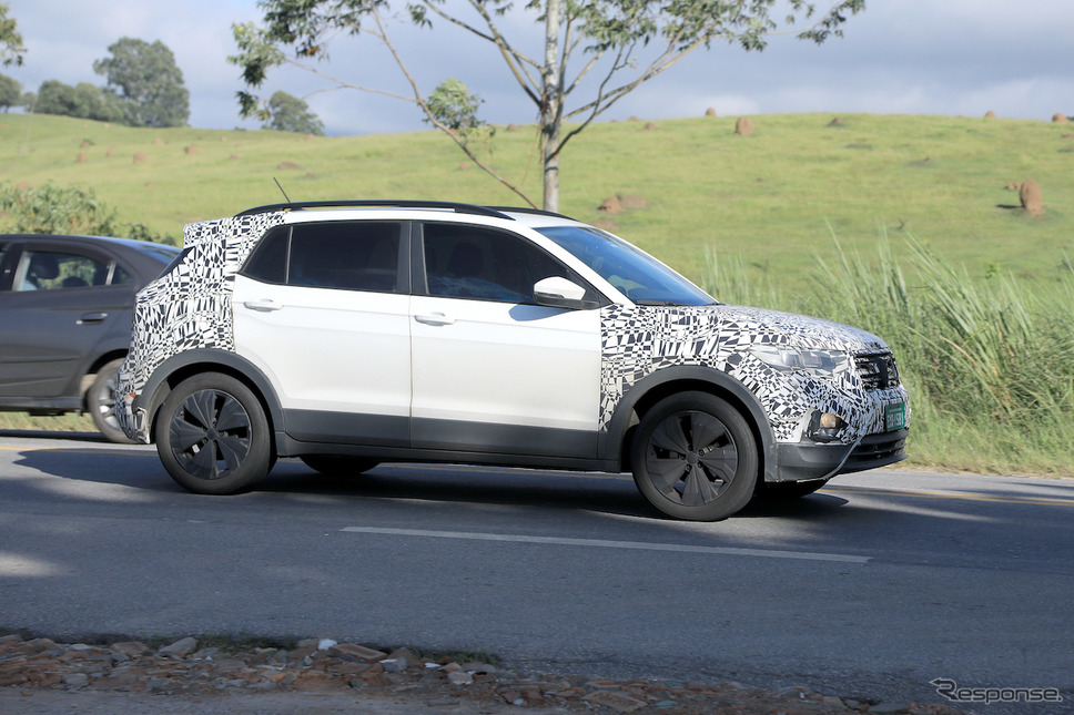 VW T-Cross 改良新型プロトタイプ(スクープ写真)《APOLLO NEWS SERVICE》