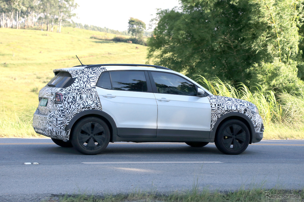 VW T-Cross 改良新型プロトタイプ(スクープ写真)《APOLLO NEWS SERVICE》