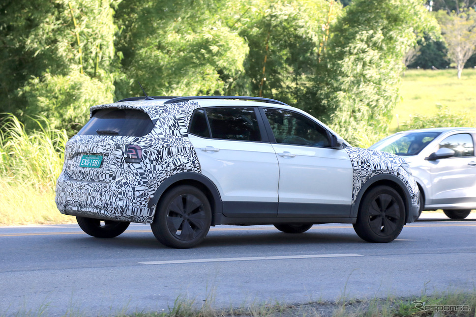 VW T-Cross 改良新型プロトタイプ(スクープ写真)《APOLLO NEWS SERVICE》
