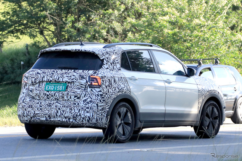 VW T-Cross 改良新型プロトタイプ(スクープ写真)《APOLLO NEWS SERVICE》