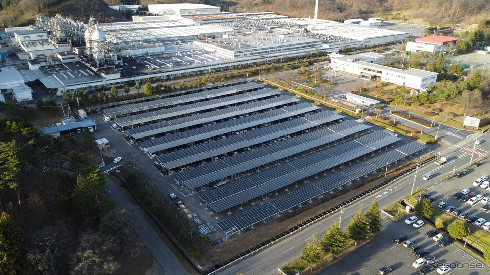 住友ゴム工業白河工場の太陽光パネル《写真提供 住友ゴム工業》